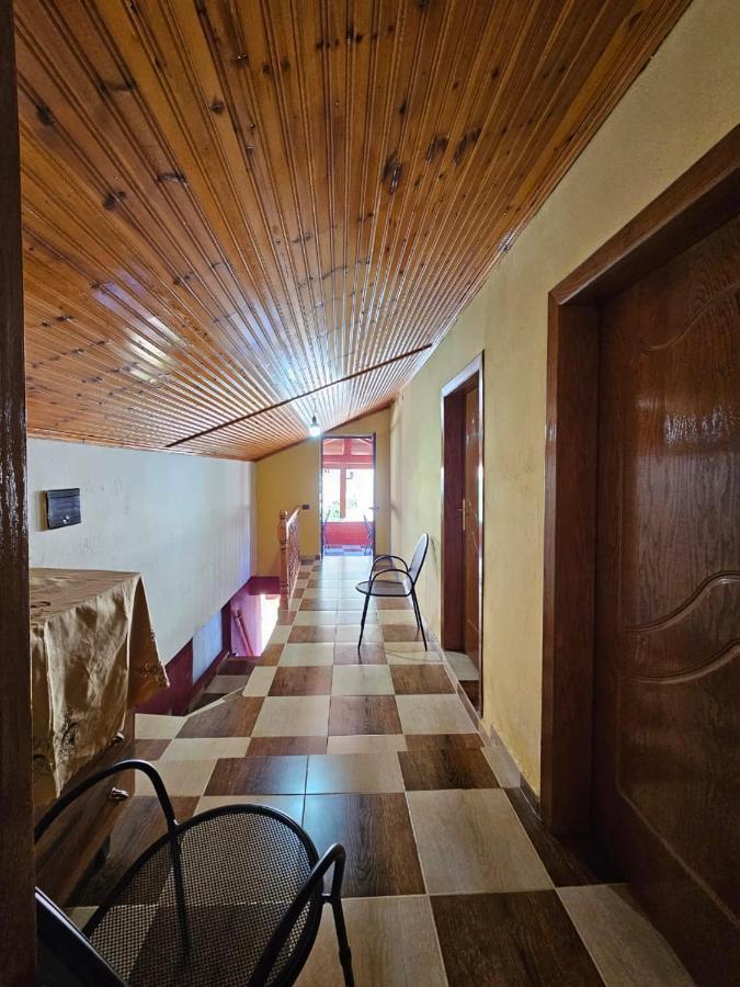ホテル Castle - Inside,Voga Guesthause Krujë エクステリア 写真