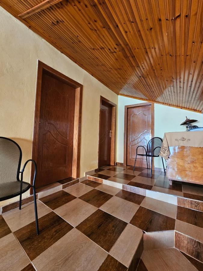 ホテル Castle - Inside,Voga Guesthause Krujë エクステリア 写真