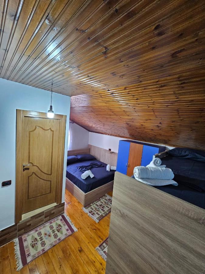 ホテル Castle - Inside,Voga Guesthause Krujë エクステリア 写真