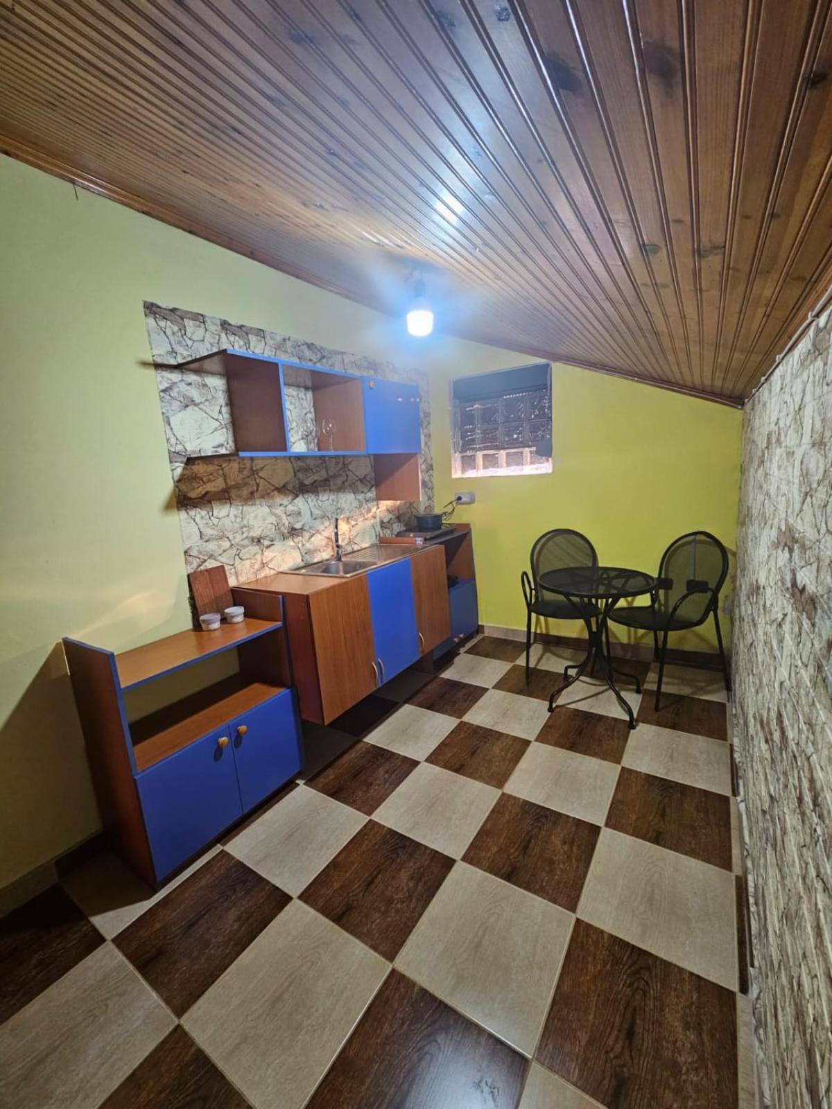 ホテル Castle - Inside,Voga Guesthause Krujë エクステリア 写真